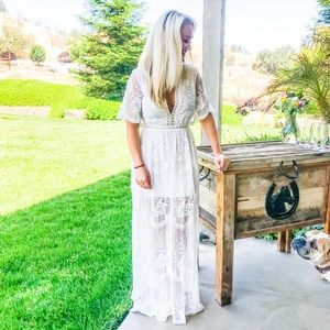 Promessa Lace White Dress Maxi